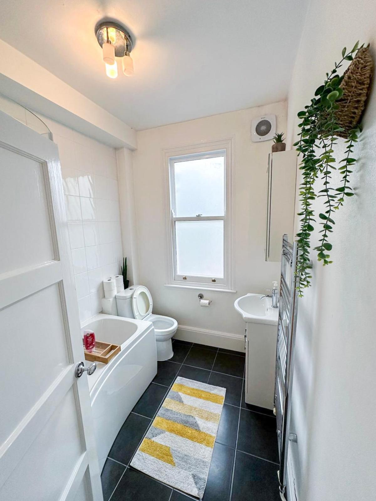Lovely 3 Bedroom Maisonette With Private Roof Terrace In Hammersmith Londres Exterior foto
